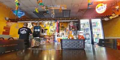 Pupusas Y Antojitos Julia