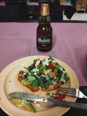 Pupusas Y Antojitos Julia