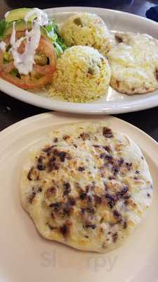 Pupusas Y Antojitos Julia