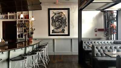 Alice's Cafe And Lounge