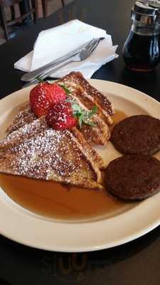 Mo Mo's Chicken & Waffle