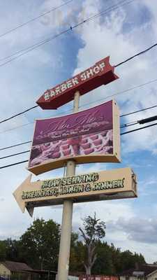 Mo Mo's Chicken & Waffle