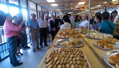 May's Ice Cream & Vegatarian Cafe