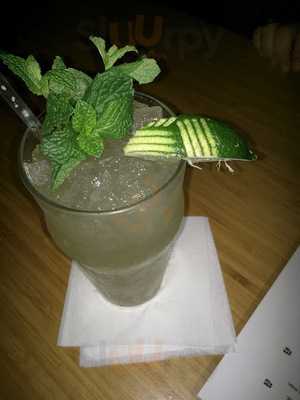 F2 Eatery Bar & Lounge