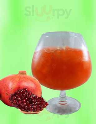 Le's Teahouse Gourmet Sandwiches & Tapioca