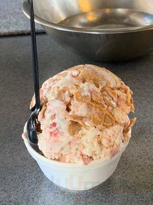 Abracadabra Ice Cream Factory