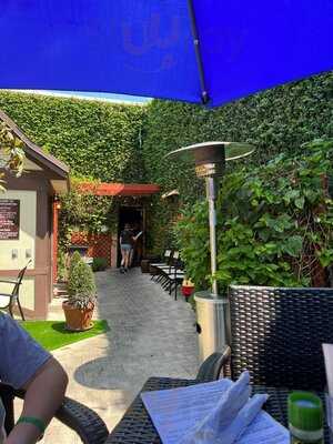 Coasters Pub & Biergarten