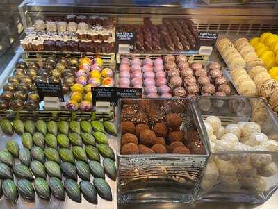 Bistro Barberet & Bakery