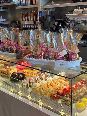 Bistro Barberet & Bakery