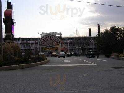 Huckleberry's Restaurant & Tavern