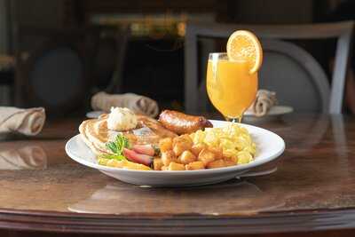 Huckleberry's Restaurant & Tavern