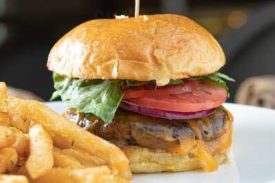 Huckleberry's Restaurant & Tavern