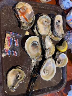 Dusty's Oyster Bar & Eatery