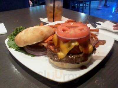 Lakeside Bar & Grill