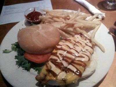 Lakeside Bar & Grill