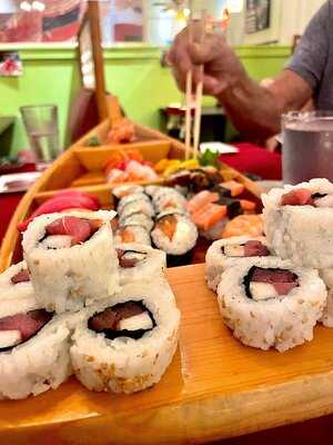 Banzai Sushi & Thai Restaurant