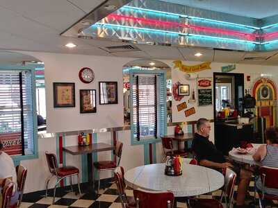 Dj's Taste Of The 50's Diner