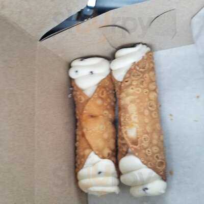 La Dolce Vita Courthouse Bakery