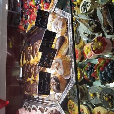 La Dolce Vita Courthouse Bakery