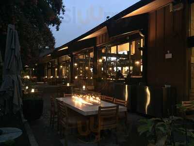 Currents At The Riverhouse