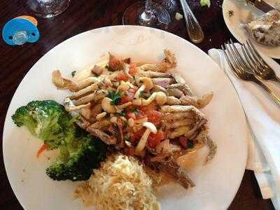 Oakland's Restaurant & Marina