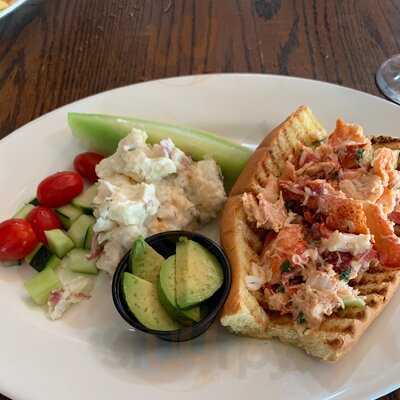 Oakland's Restaurant & Marina