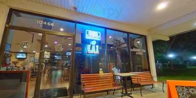 Jt's Sports Bar & Grill