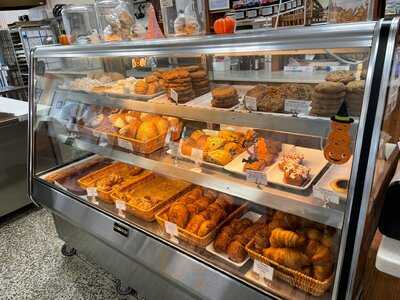 Jacqueline’s Bakery & Cafe