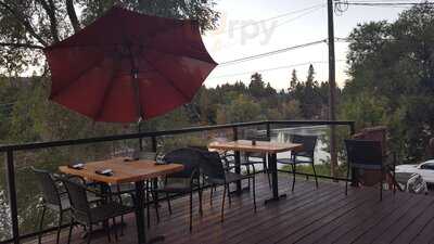 Chi Chinese & Sushi Bar