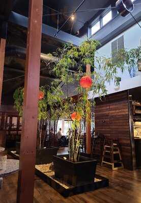 Chi Chinese & Sushi Bar