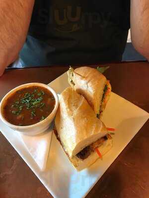 Broken Top Bottle Shop & Ale Cafe