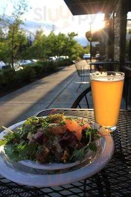 Broken Top Bottle Shop & Ale Cafe