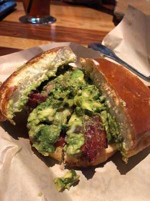 Bj's Restaurant & Brewhouse