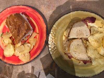 Isaac's Downtown Bar & Grill