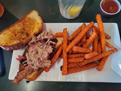 Charlie And Jake's Brewery Grille