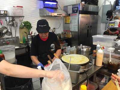 Joe's Steam Rice Rolls