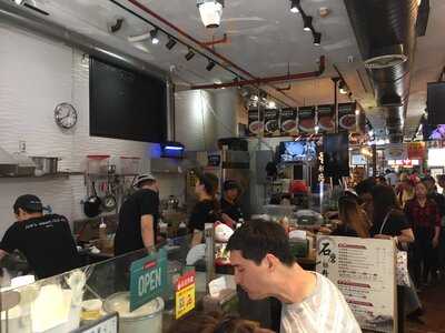 Joe's Steam Rice Rolls