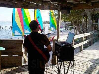 Pineda Inn Bar & Grill