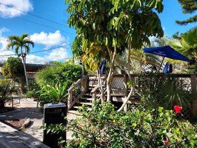 Pineda Inn Bar & Grill