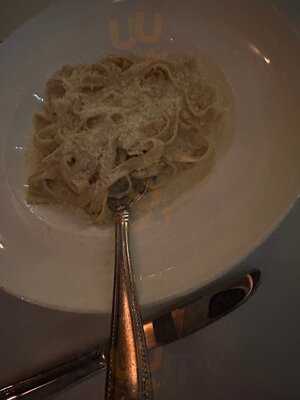 Olivia Restaurant & Bar