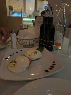 Olivia Restaurant & Bar