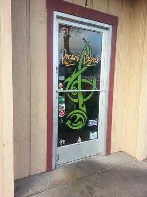 Rockin’ Dave’s Bistro & Backstage Lounge