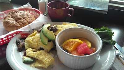 Rockin’ Dave’s Bistro & Backstage Lounge