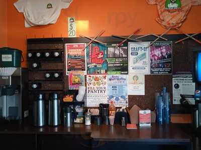 Rockin’ Dave’s Bistro & Backstage Lounge