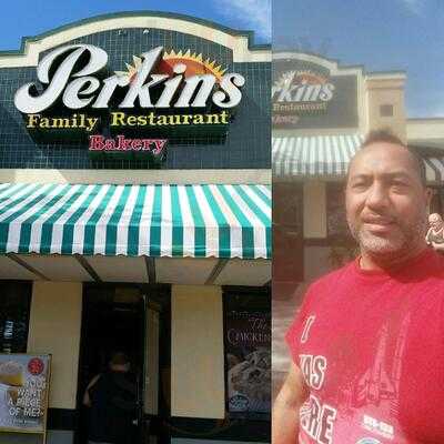 Perkins Restaurant & Bakery