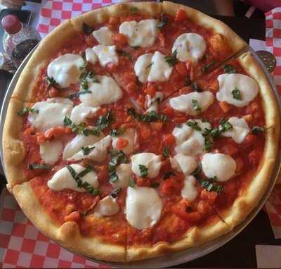 Slices Pizza & Italian Kitchen