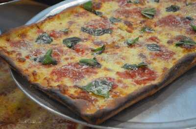 Slices Pizza & Italian Kitchen