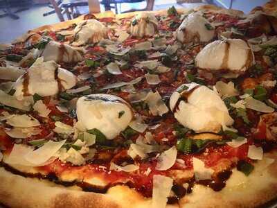 Slices Pizza & Italian Kitchen