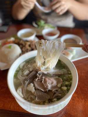 Pho Avina