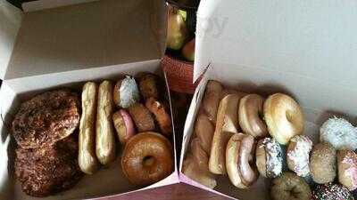 Richard's Donuts & Pastries